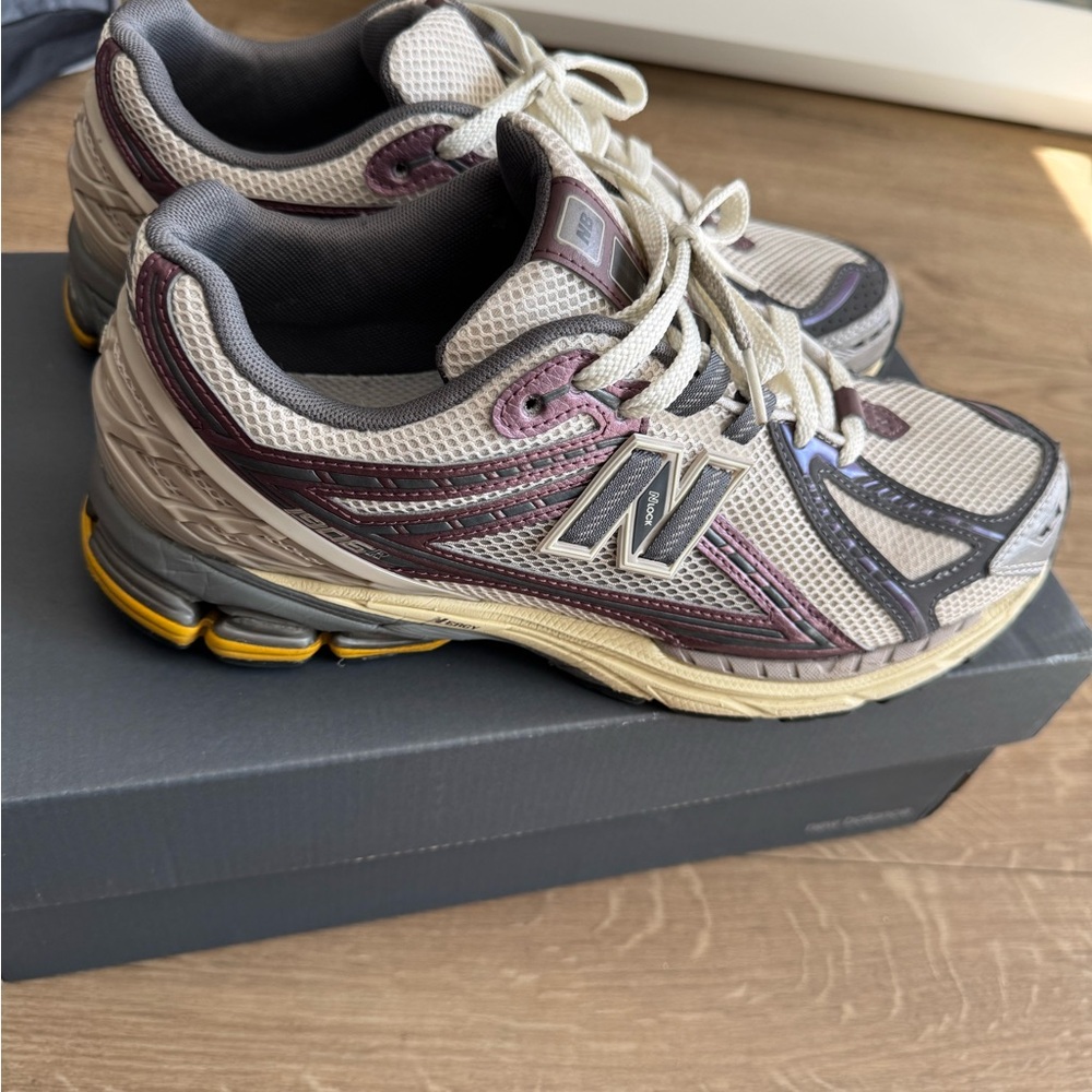 Mens New Balance 1906R in Good condition Size 11
